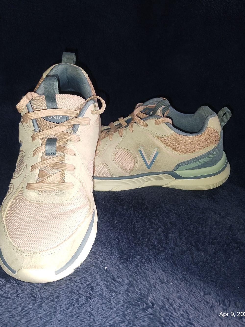Vionic Parkside Cameo Rose Size 9.5